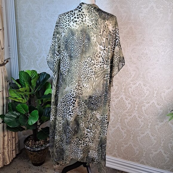 C Est 1946 Sheer Animal Print Kimono One Size Grn/Blk Tassels at the Bottom NWOT - Picture 8 of 13